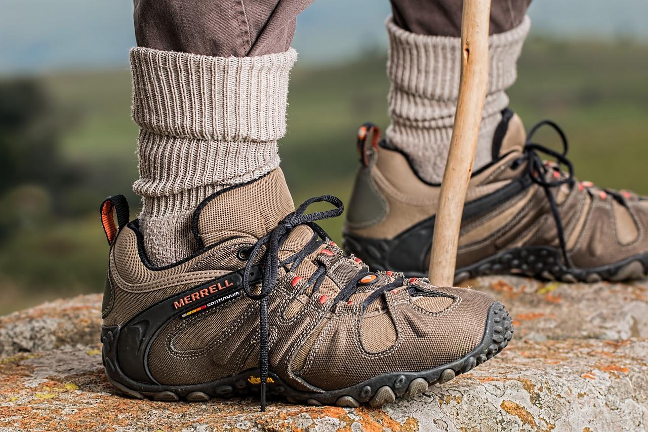 Czym różnią się buty sportowe od trekkingowych?