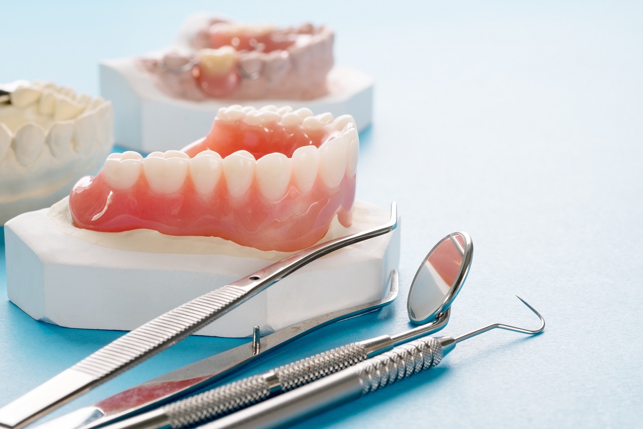 Nowoczesne protezy zębowe i ich rodzaje